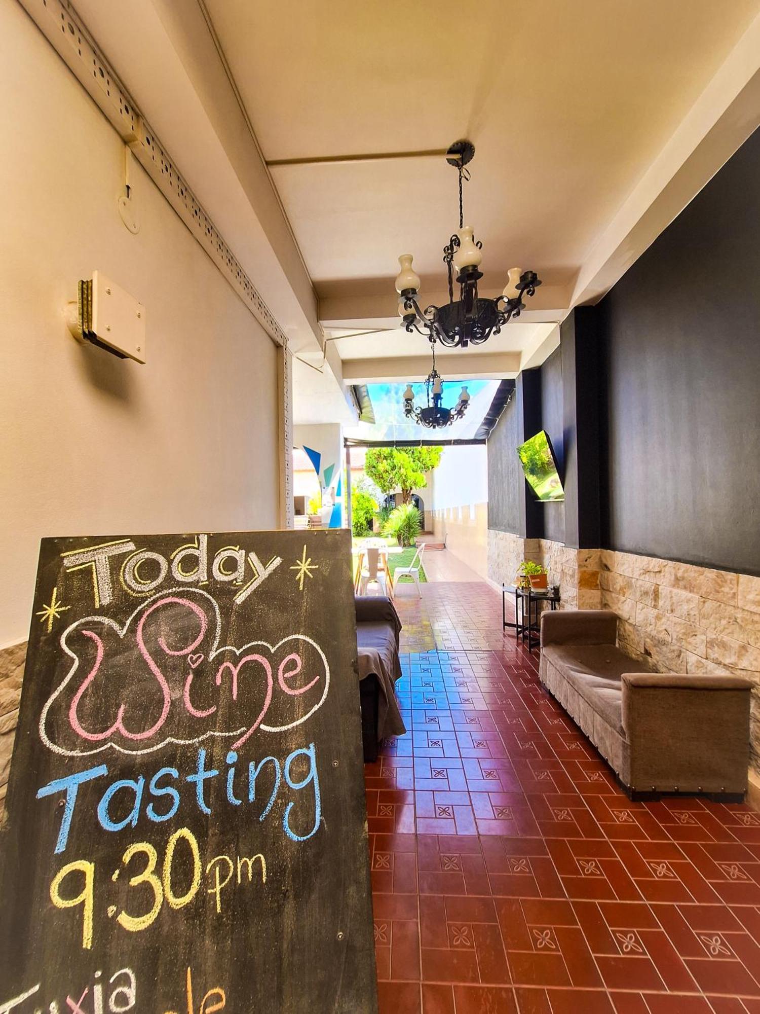 Fuxia House Hostel Mendoza Exterior photo