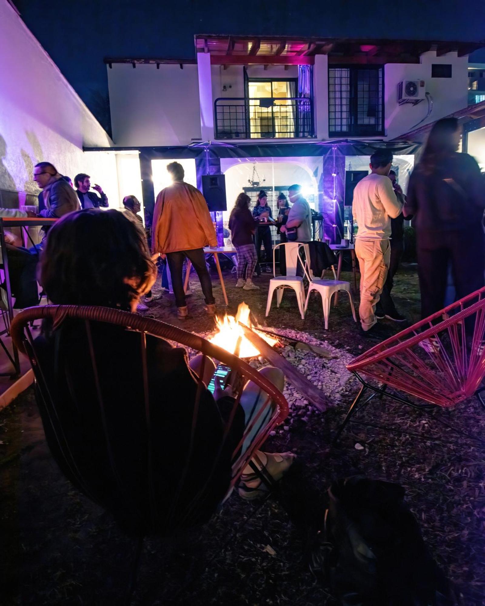 Fuxia House Hostel Mendoza Exterior photo